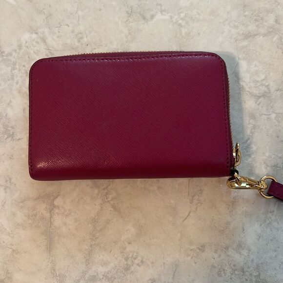 Michael Kors zip around wallet - Picture 4 of 7